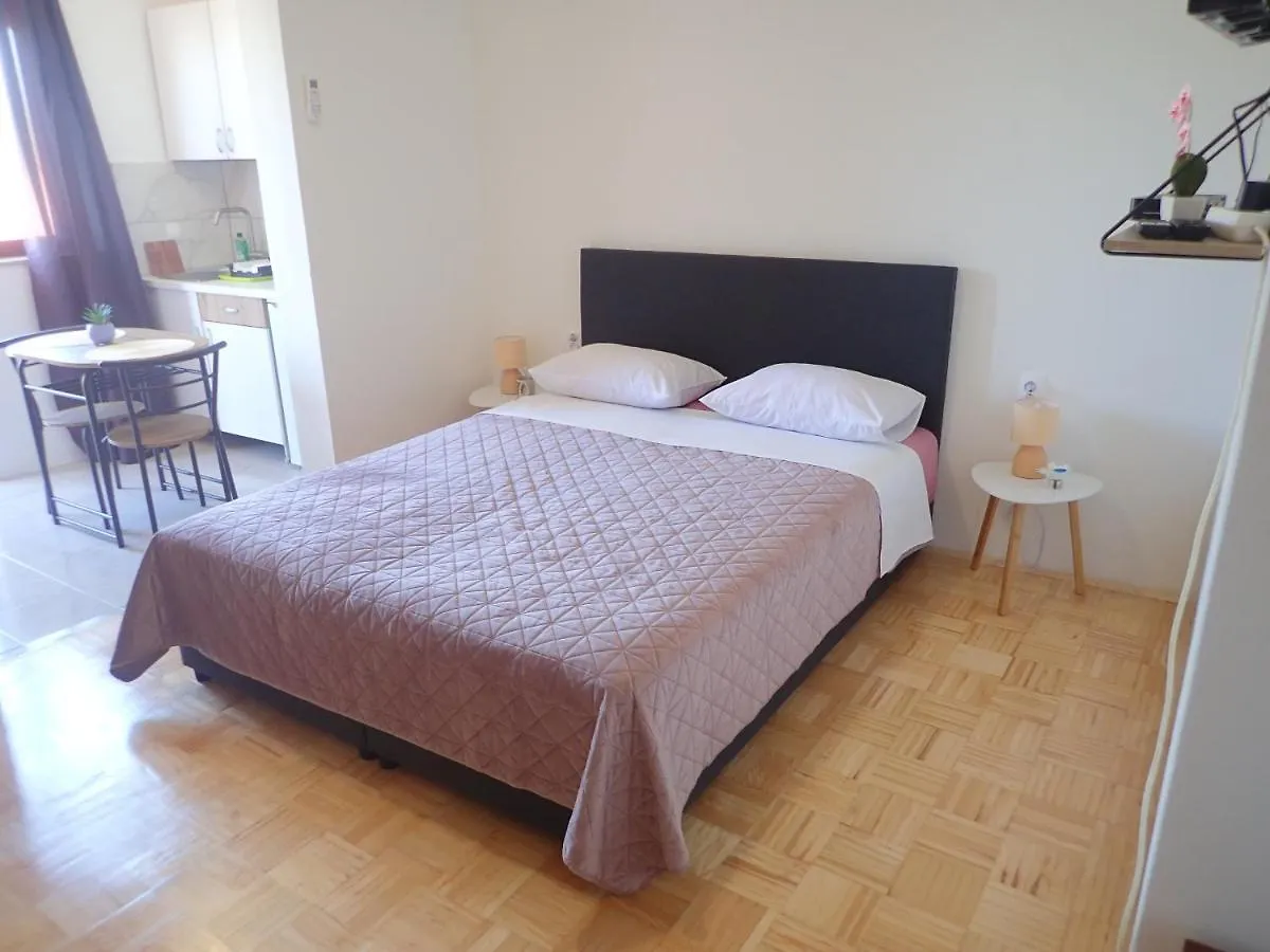 Apartmani Lucija Starigrad Paklenica Apartment
