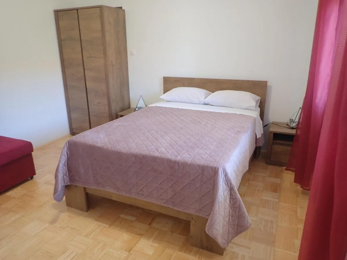 Apartmani Lucija Starigrad Paklenica
