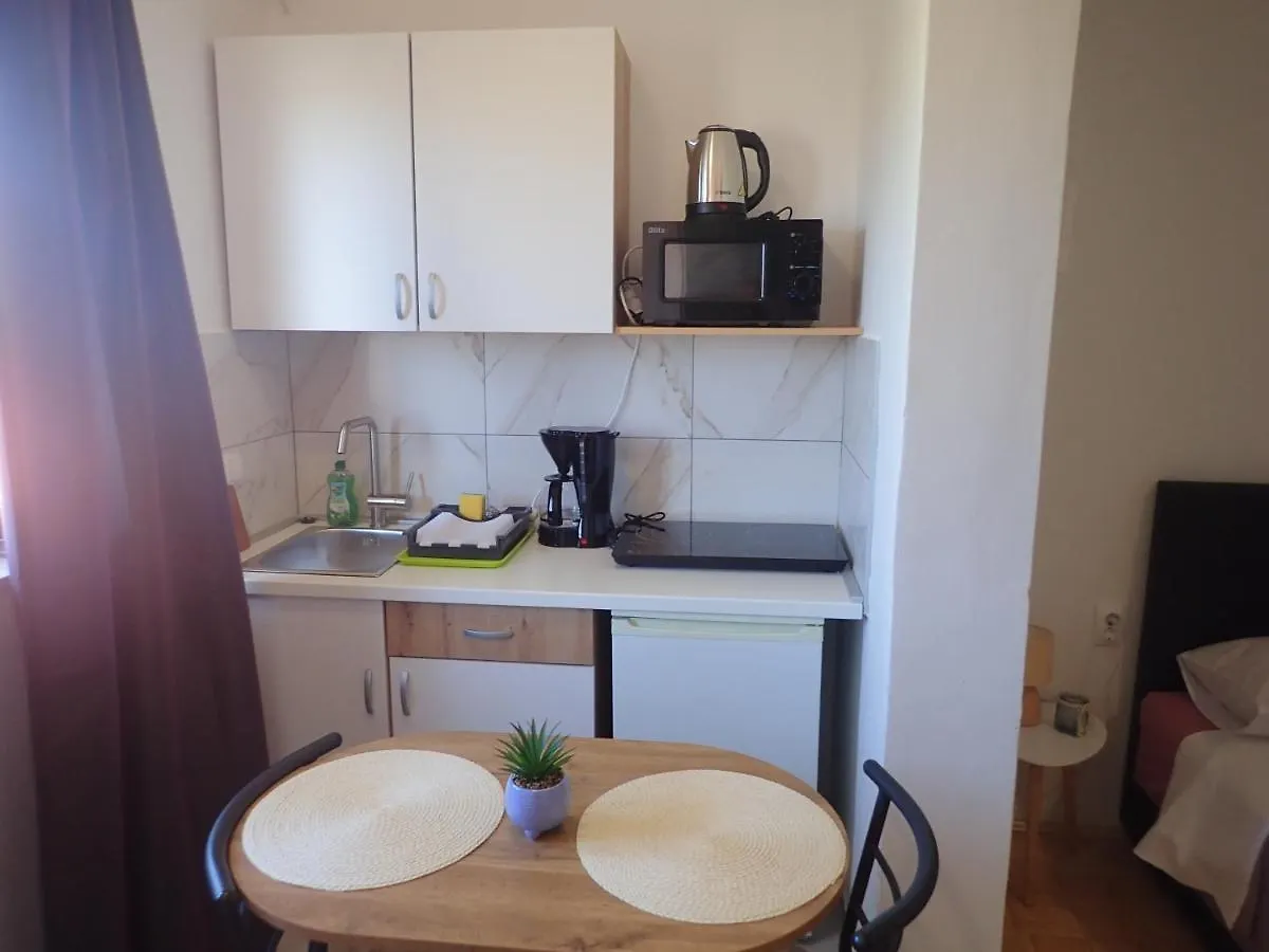 Apartmani Lucija Starigrad Paklenica 0*,