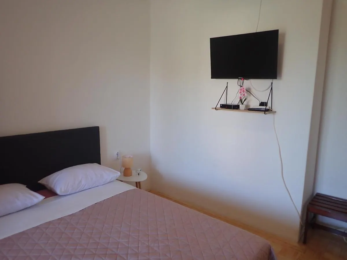 Apartmani Lucija Starigrad Paklenica Croatia