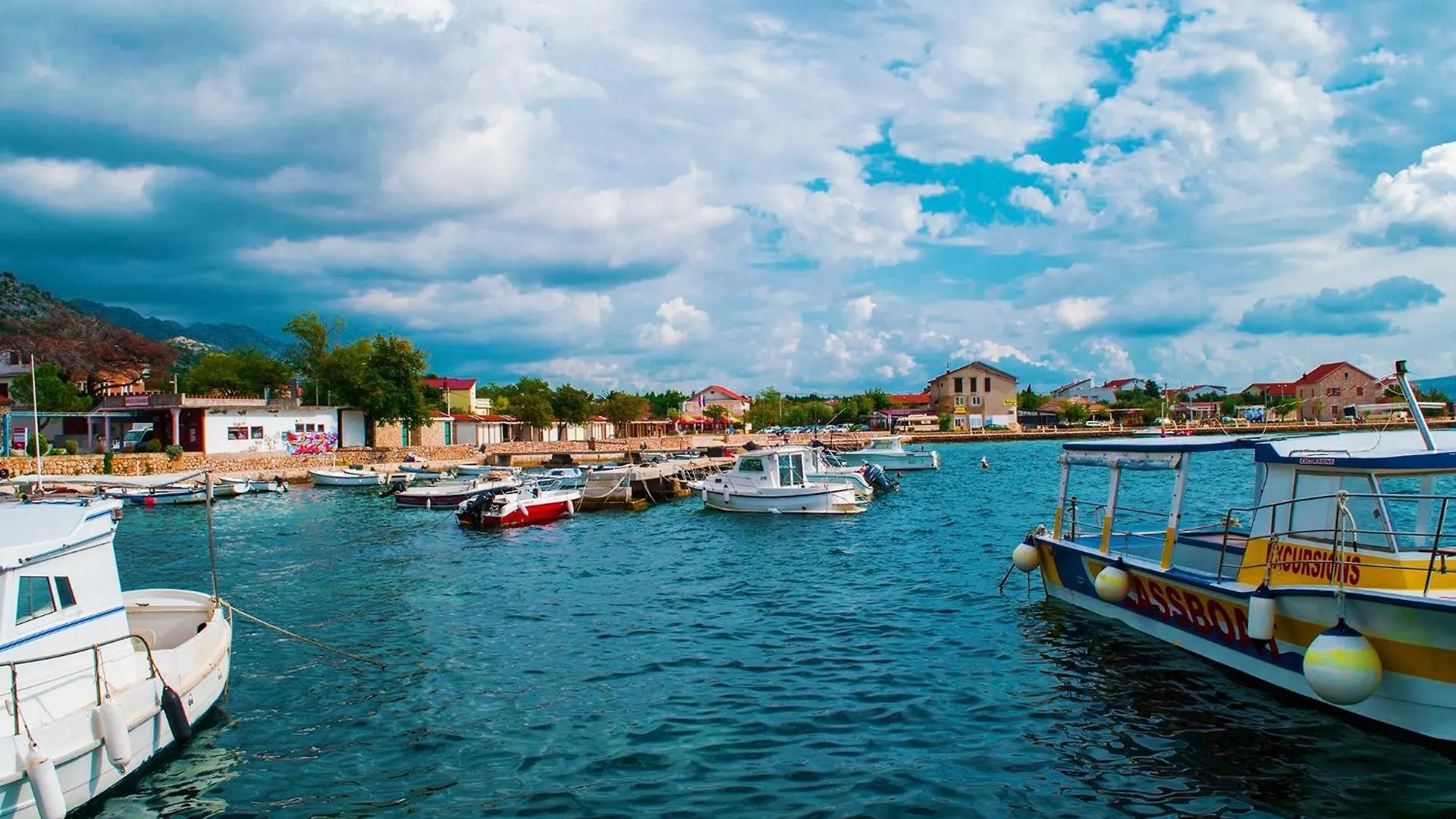 Apartmani Lucija Starigrad Paklenica 0*,  Croatia